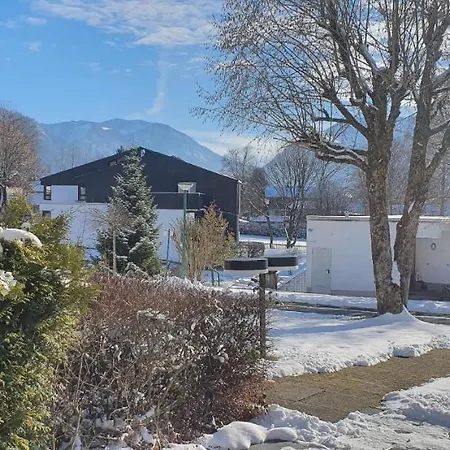 Apartment Mit Terrasse Im Alpinen Stil Schliersee